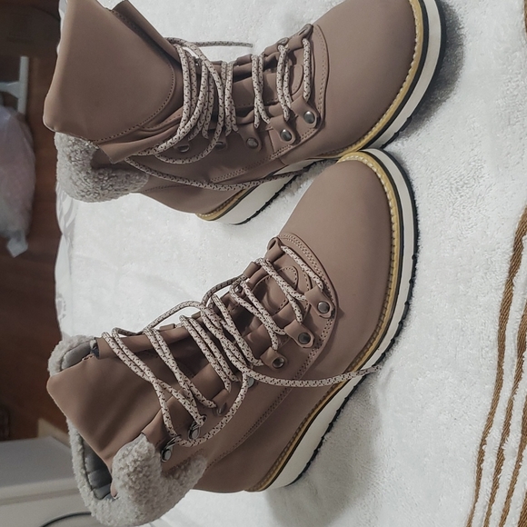 Shoe - Picture 5 of 5